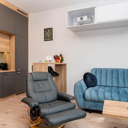 Apartwro - Apartament Przy Wyspie Slodowej, Garaz, Projektor, Rowery Apartment Вроцлав Екстериор снимка