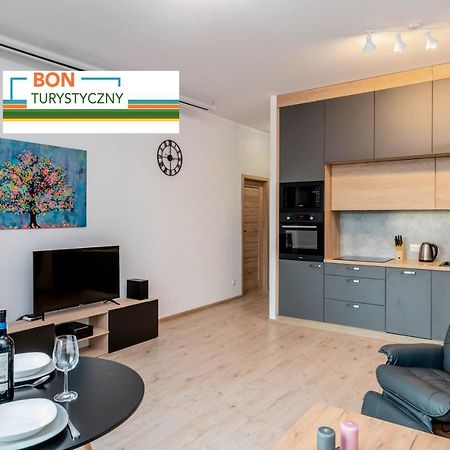 Apartwro - Apartament Przy Wyspie Slodowej, Garaz, Projektor, Rowery Apartment Вроцлав Екстериор снимка