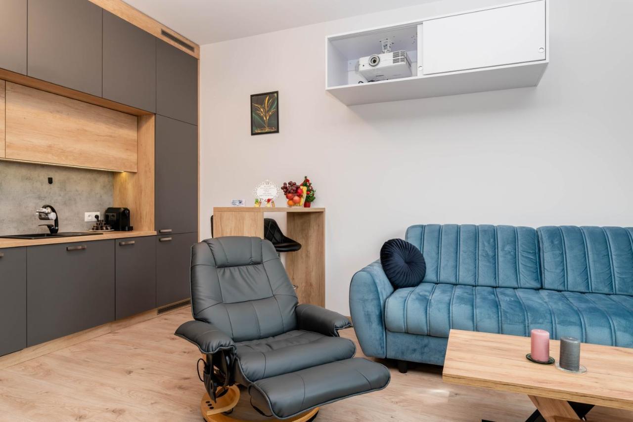 Apartwro - Apartament Przy Wyspie Slodowej, Garaz, Projektor, Rowery Apartment Вроцлав Екстериор снимка
