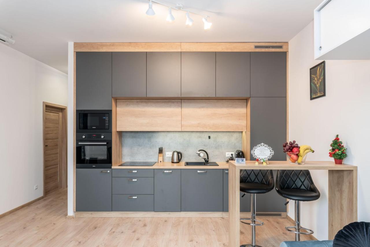 Apartwro - Apartament Przy Wyspie Slodowej, Garaz, Projektor, Rowery Apartment Вроцлав Екстериор снимка