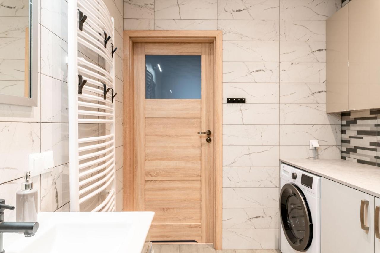 Apartwro - Apartament Przy Wyspie Slodowej, Garaz, Projektor, Rowery Apartment Вроцлав Екстериор снимка