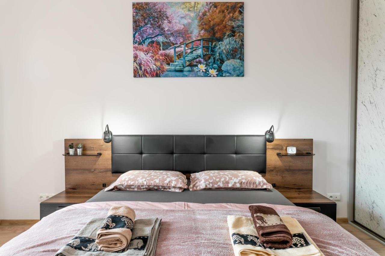 Apartwro - Apartament Przy Wyspie Slodowej, Garaz, Projektor, Rowery Apartment Вроцлав Екстериор снимка